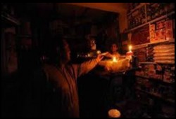 انقطاع الكهرباء المتكرر يفزع أهالي"المنزلة" بالدقهلية