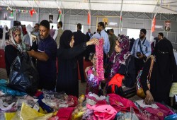 الهلال الأحمر التركي يوزع "كسوة العيد" على أطفال فقراء بغزة