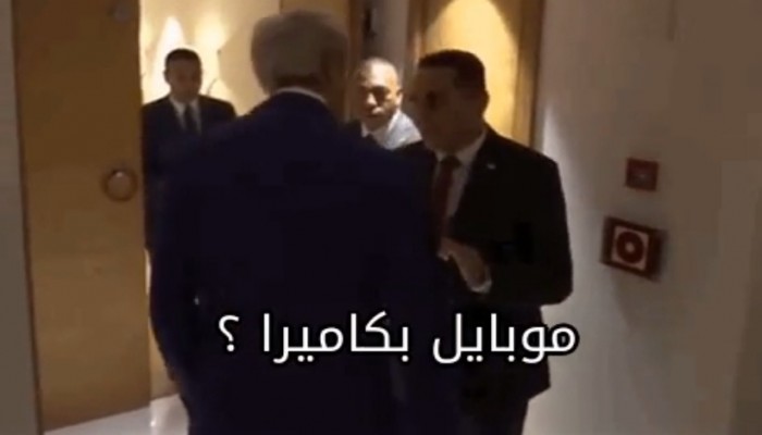 خبير تقني : سؤال حارس "السيسي" لـ "كيري" يكشف عن مدى "تخلفه و جهله"