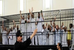 في دولة العسكر : 60 ألف سجين سياسي مقابل 49 ألف جنائي