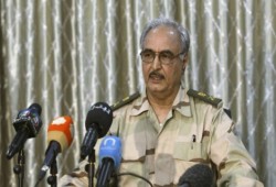حفتر يعترف : نتلقى الدعم من الجيش المصري