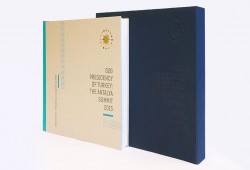 أردوغان يهدي قادة "مجموعة العشرين" كتابًا حول قمة أنطاليا السابقة