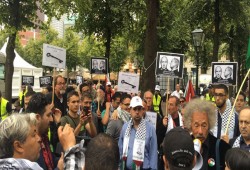 تظاهرة للجالية الفلسطينية بهولندا رفضًا لزيارة نتنياهو