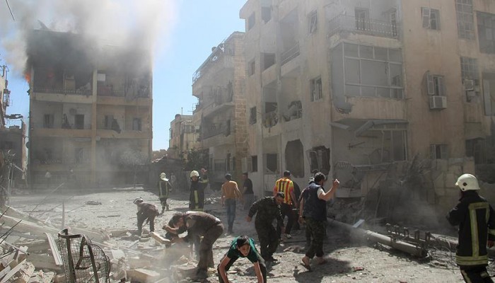 استشهاد 28 مدنياً في قصف روسي على حي السكري بحلب