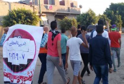 "شدي حيلك يا بلد العسكر خرب البلد" هتاف ثوار حوش عيسي في مسيرة شبابية