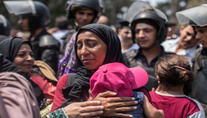 موقع بريطاني يتعجب من قرار نظام السيسي الكشف على "ثدي" المرأة المرضعة