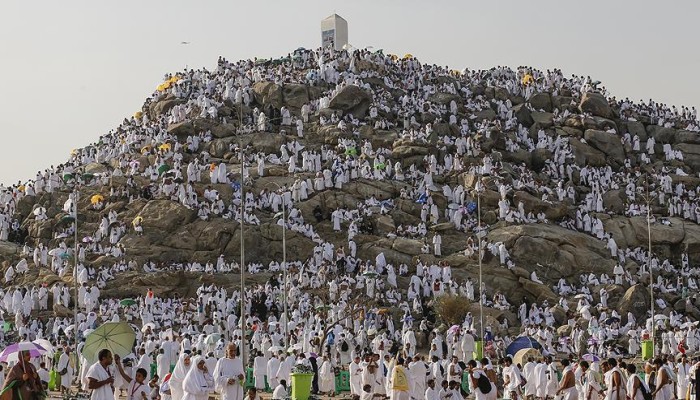 ضيوف الرحمن يتوافدون على "منى" لقضاء يوم التروية