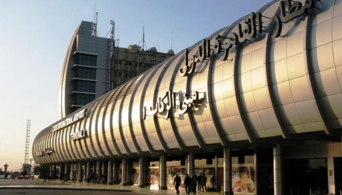 مطار برج العرب يُحول مسار طائرتين إلى القاهرة
