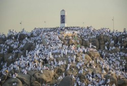 شاهد .. حجاج بيت الله الحرام في صعيد عرفات (بث مباشر)