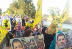 ثوار فاقوس يهنئون الرئيس مرسي والمعتقلين والثوار بعيد الأضحي