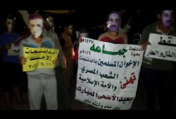 ثوار الدلنجات يهنئون الشعب المصري بعيد الأضحي خلال مظاهرة حاشدة