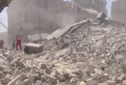 مع أول أيام العيد: الغارات تواصل حصد المدنيين بسوريا قبل الهدنة