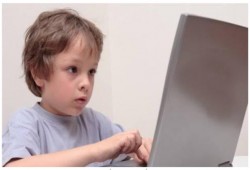 قضاء الطفل وقتًا طويلاً على "فيس بوك" يجعله أكثر جدلاً مع والديه