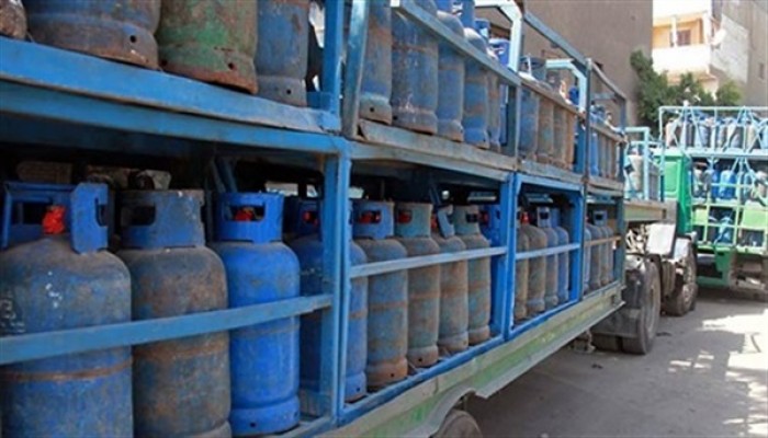 أهالي يستولون بالسلاح على سيارة "أنابيب" بسوهاج