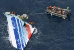 العثور على قطعة حطام في تنزانيا من الطائرة الماليزية المفقودة منذ 2014