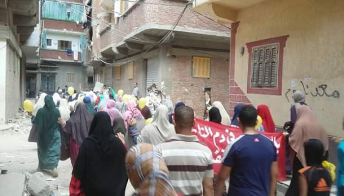 الثوار الاسكندرية يتظاهرون فى جمعه ثوريه جديده بعنوان عيدنا ثورة ايدنا واحده