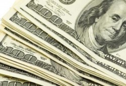 الدولار يسجل 12.75 جنيهًا للبيع في السوق السوداء