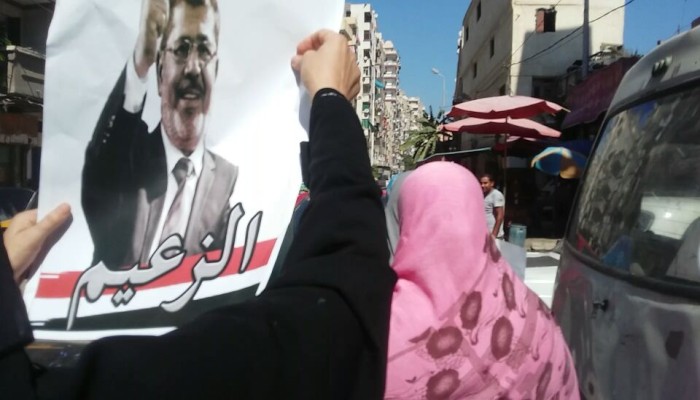 حرائر الإسكندرية يواصلن مظاهرات "عيدنا ثورة.. إيدنا واحدة"
