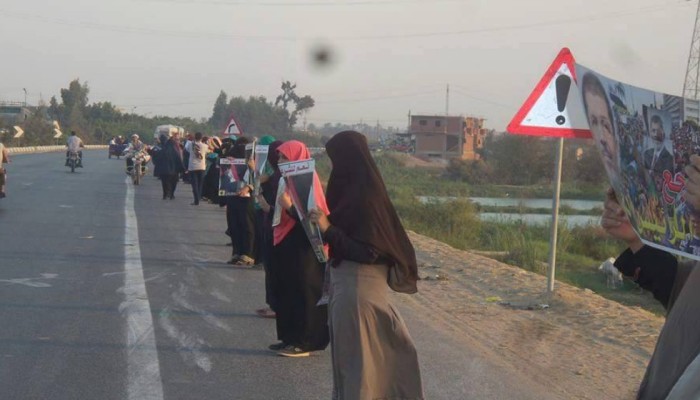 ثوار أبو حماد بالشرقية يواصلون تظاهرات "عيدنا ثورة...إيدنا واحدة"