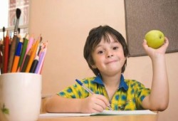 7 أطعمة تحسن من تركيز طفلك في المدرسة
