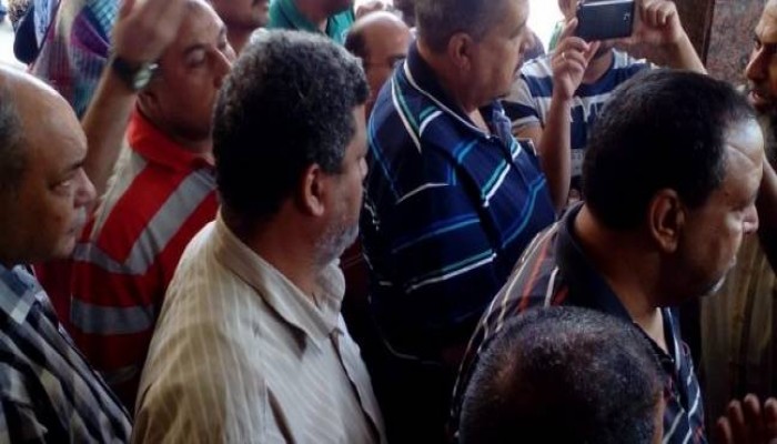 عمال سيراميكا مصر يعاودون الإضراب بعد إصرار مالك الشركة علي فصل زملاءهم