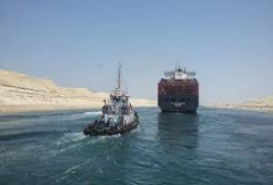 البنك المركزي: تراجع إيرادات قناة السويس 4.5% خلال العام المالي الماضي
