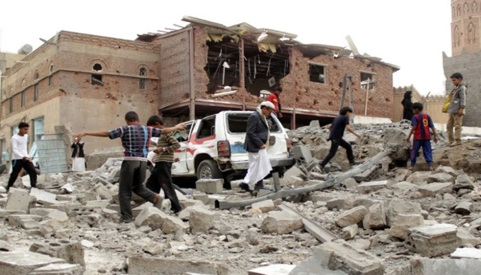 19 قتيلا و77 جريحا في غارة للتحالف بالحديدة غربي اليمن