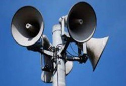 مدارس قنا تنادي على أولياء الأمور بـ"الميكروفون": "خلوا ولادكم يحضروا"