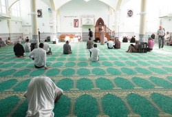 انفجار قنبلتين في مسجد ومركز للمؤتمرات في ألمانيا ولا إصابات