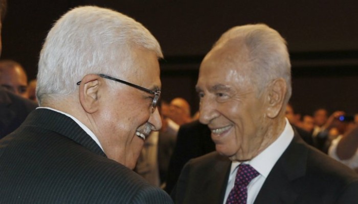 محمود عباس يواصل"عمالته" ويرسل أول برقية عزاء لعائلة"رئيس إسرائيل" يعبر فيه عن"حزنه وأسفه"