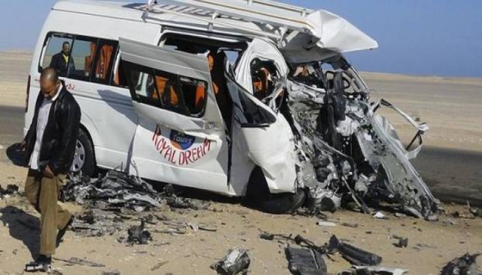 مصرع 3 وإصابة 12 شخصا في حادث تصادم أمام قرية دفرة بمركز طنطا