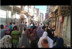 وسط تأييد وتفاعل شعبى كبير ثوار العوايد يخرجون فى مظاهرة حاشده