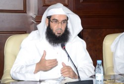 أكاديمي سعودي عن بكاء «أبو مازن» في جنازة «بيريز»: "متأثر لرحيل سيده"