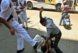 تظاهرة بالأقصر احتجاجًا على تعذيب الشرطة لشاب حتى أصيب بشلل رباعي