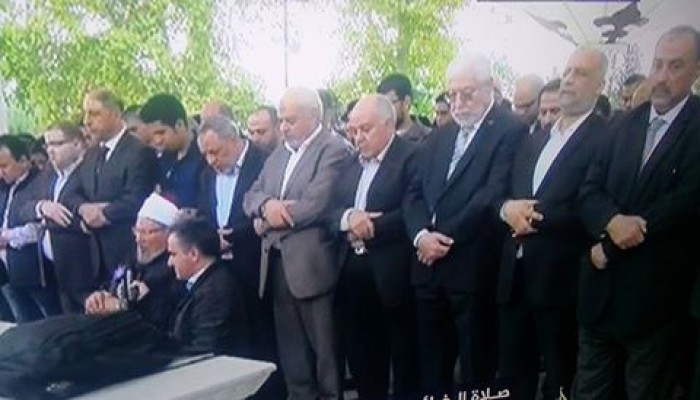 "القرضاوي" يؤم  المصلين في صلاة الغائب على كمال وشحاتة