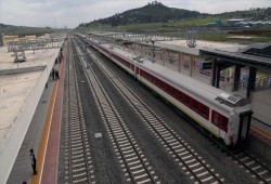 جيبوتي وإثيوبيا تدشنان القطار السريع