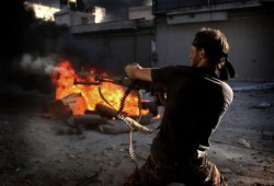 المعارضة تستعيد السيطرة على موقعين بحلب وتكبد النظام خسائر