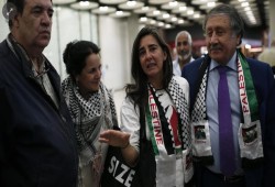 ناشطة من ركاب "زيتونة": إسرائيل أوقفتنا بشكل مخالف للقانون في المياه الدولية