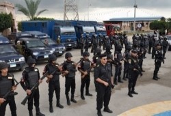 بريطانيا تنضم لأمريكا وكندا وتحذر رعاياها من "القاهرة"