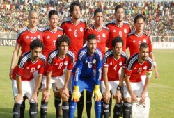 هل يستفيد كوبر اليوم من تعادل غانا مع أوغندا ويتصدر المجموعة؟