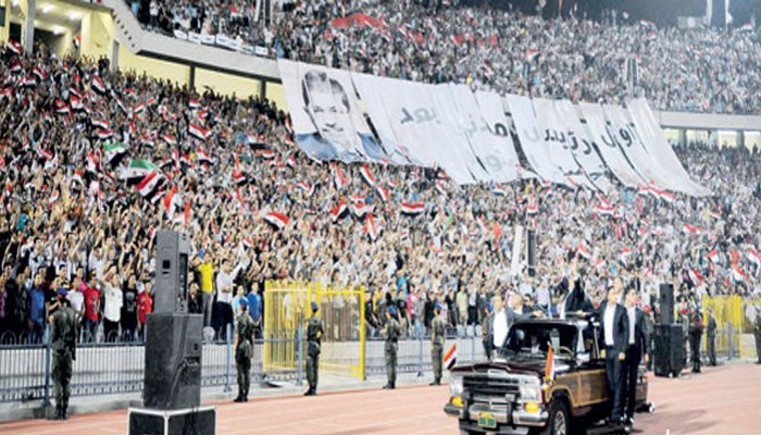 التحقيق مع مخرج بالتليفزيون بتهمة بث لقطات عن احتفال الرئيس مرسى بأكتوبر