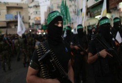 حماس: لدينا ما نسعد به أسرانا داخل سجون الاحتلال