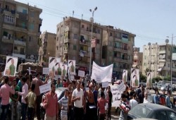 وقفة لأهالي دمياط للمطالبة بحق الشهيد حمادة الحناوي
