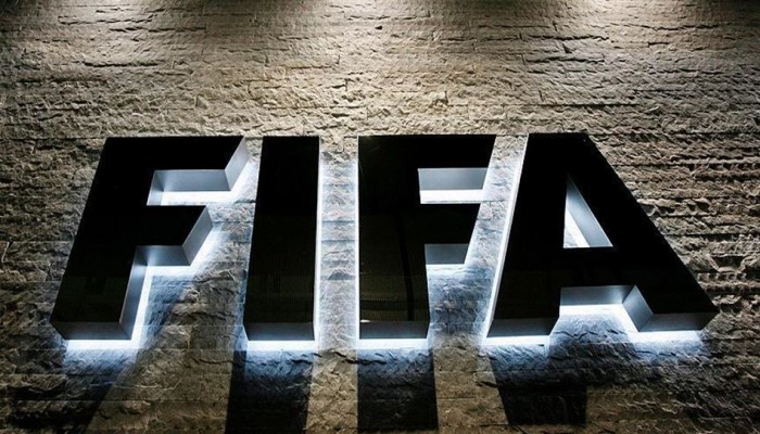 مظاهرة حاشدة بفرنسا للمطالبة بطرد الكيان الصهيوني من الـ"فيفا"