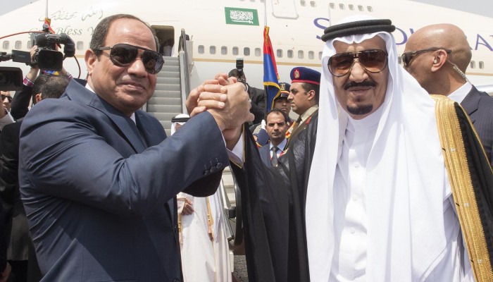 "بلومبرج": الكفيل السعودي يؤدب السيسي بالنفط