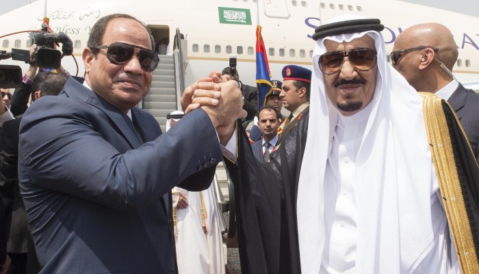 "بلومبرج": الكفيل السعودي يؤدب السيسي بالنفط