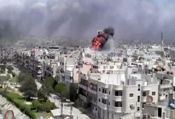 مقتل أربعة أطفال سوريين بعد قصف مدرسة غرب حلب