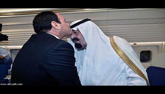 وائل قنديل يكتب : سائق التوك توك وقائد المهزلة