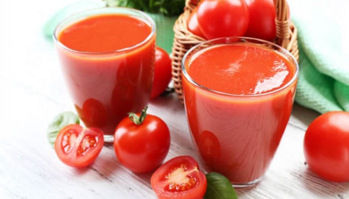 8 فوائد صحية لعصير الطماطم بحليب اللوز