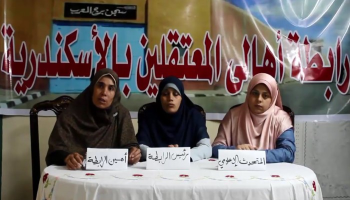 أهالي معتقلي برج العرب يروون تفاصيل الانتهاكات التي يتعرضون لها